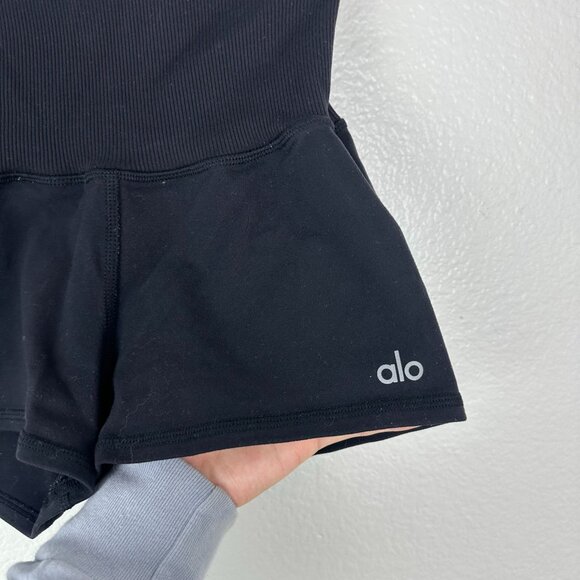 Alo Yoga Black High Rise Spandex Shorts XS Athleisure Athletic Activewear Stretc - Picture 2 of 6